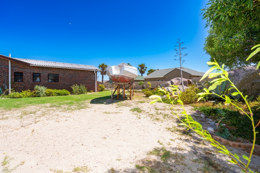 4 Bedroom Property for Sale in Middedorp Western Cape